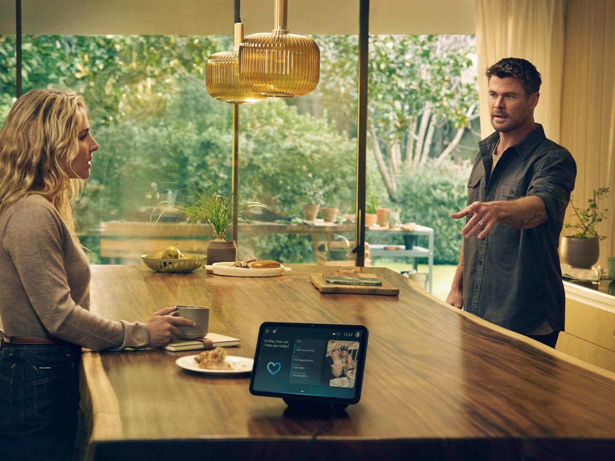 Amazon's Alexa Plus Confounds Chris Hemsworth in Big Game Ad as the AI Tool  Launches - CNET