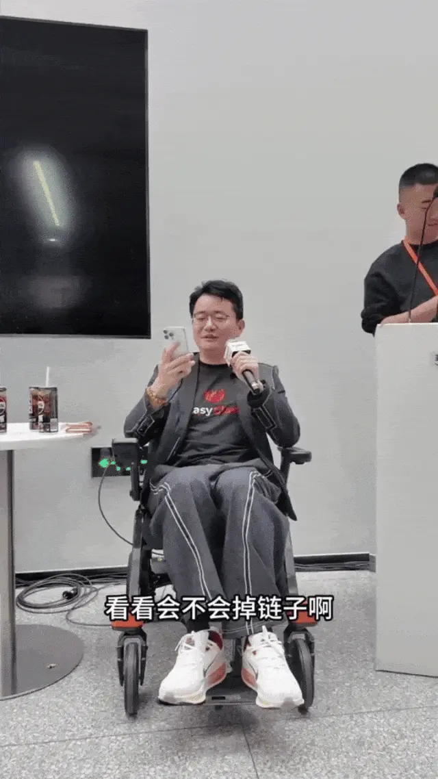 龙虾登陆机器人！全程零彩排，傅盛是怎么搞定的？
