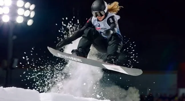 登顶全球权威榜单！浙大创业团队百卡打造开源实时世界模型，视频秒变可交互4D世界