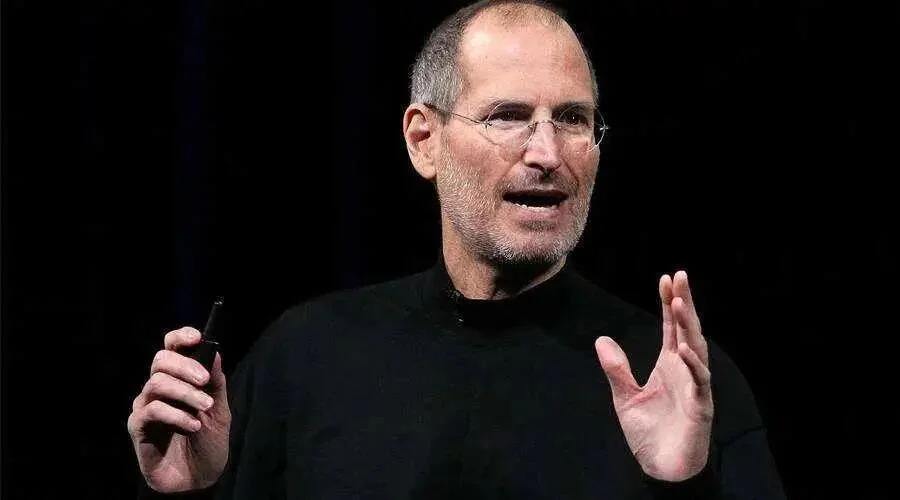 刚刚，苹果版 ChatGPT 曝光，AI Siri 将接管你 iPhone 上的一切