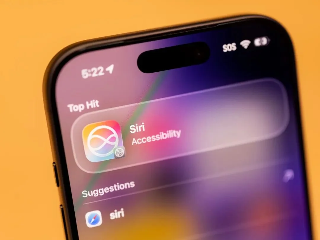 全球 AI 公司烧了几千亿，最后都得抢着给苹果「打工」