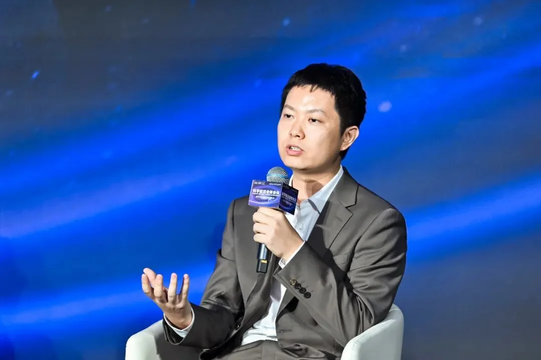 独家专访Feeling AI创始人戴勃：我想让世界模型更有“活人感”｜甲子光年