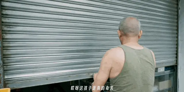 播放破亿的 AI 短片,名场面是一个「穿帮镜头」| 对话《纸手机》主创