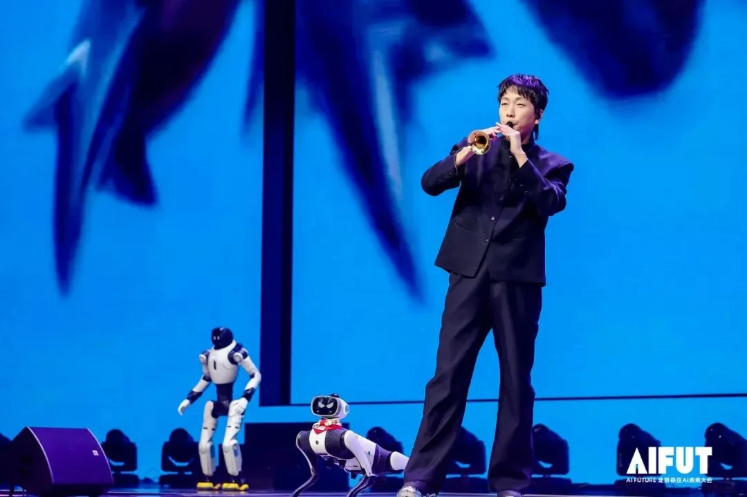 罗振宇、张鹏、王力行等齐聚一堂，AIFUT大会Day1上午场的全面总结来了。