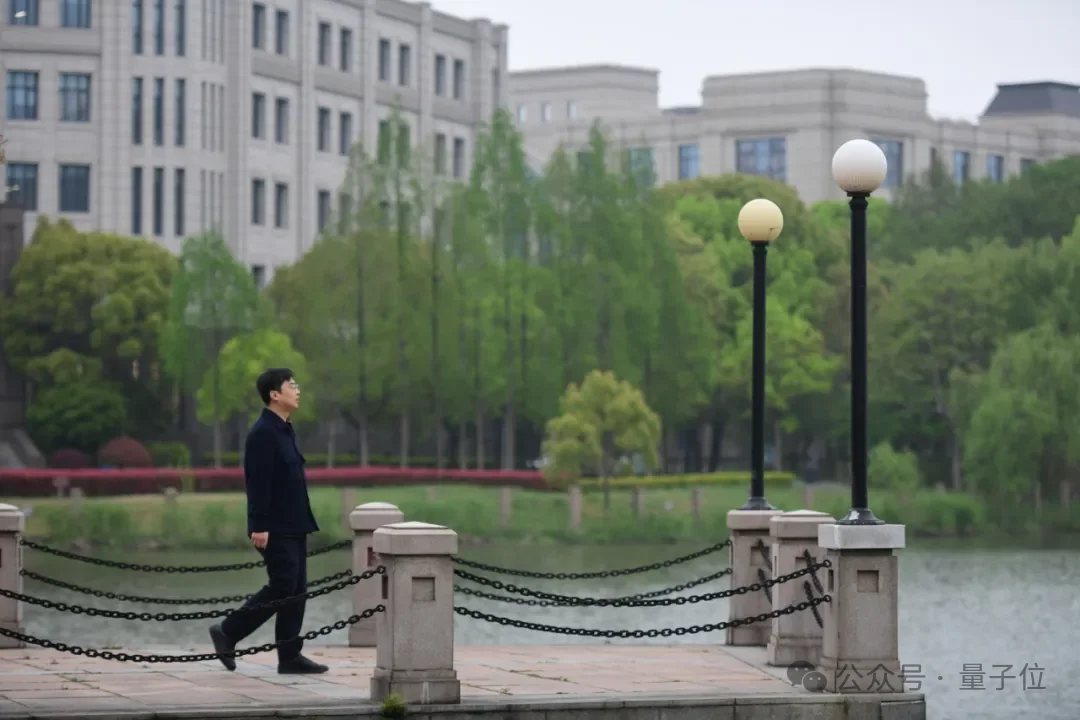 ImageNet作者苏昊回国任教复旦！李飞飞高徒，具身第一高引，出任通用物理AI院长