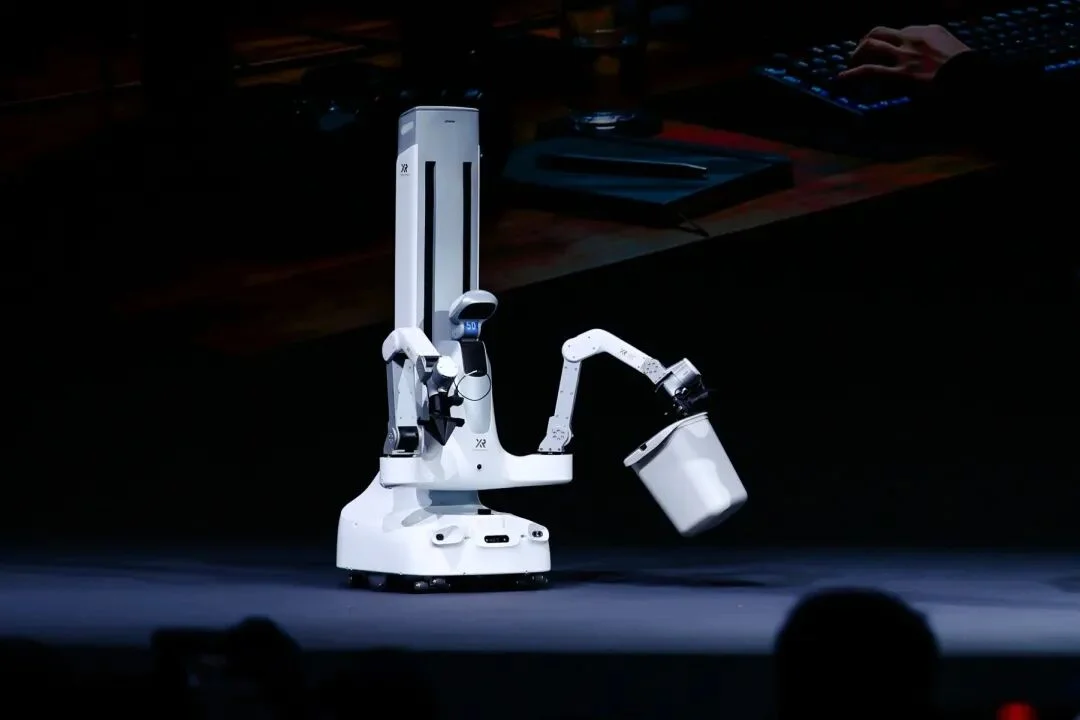 阿里、美团、字节、小米罕见「会师」，四大厂为何共同押注自变量机器人